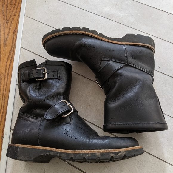 Very Good Used condition Roots Boots size 9 - Picture 2 of 10